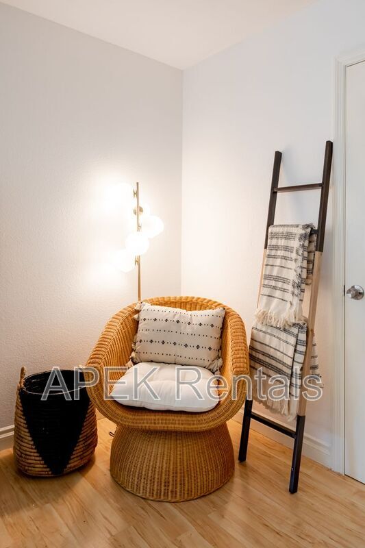 Building Photo - 61493 Desert Air Rd