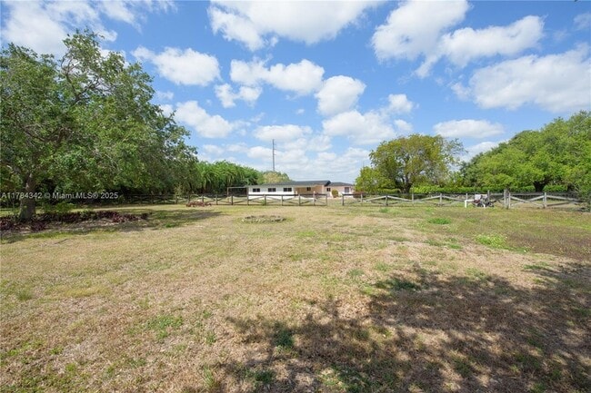 Building Photo - 24595 SW 147th Ave