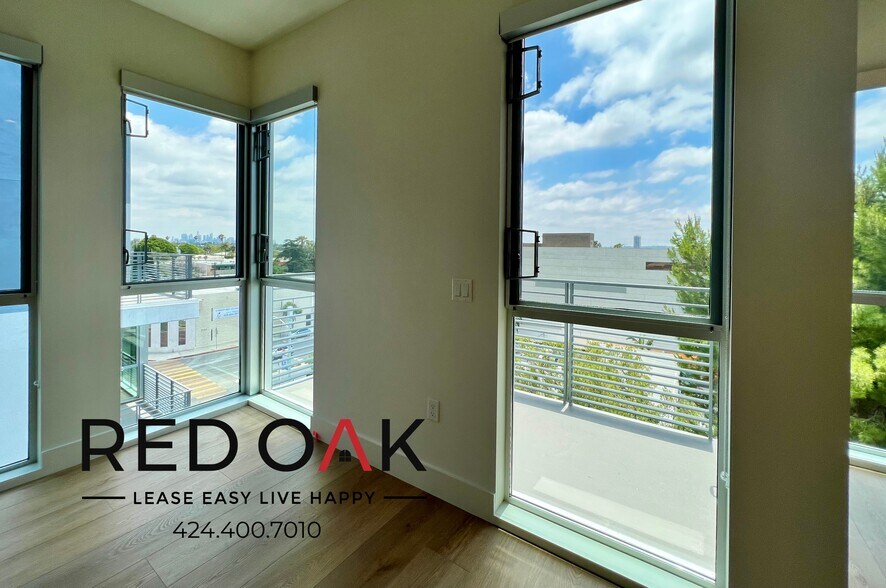 Building Photo - 1001 N Fairfax Ave