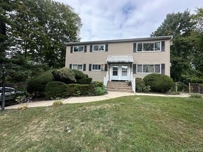 Building Photo - 6 Finch Pl