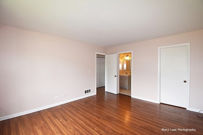 Building Photo - 374 Juniper Tree Ct