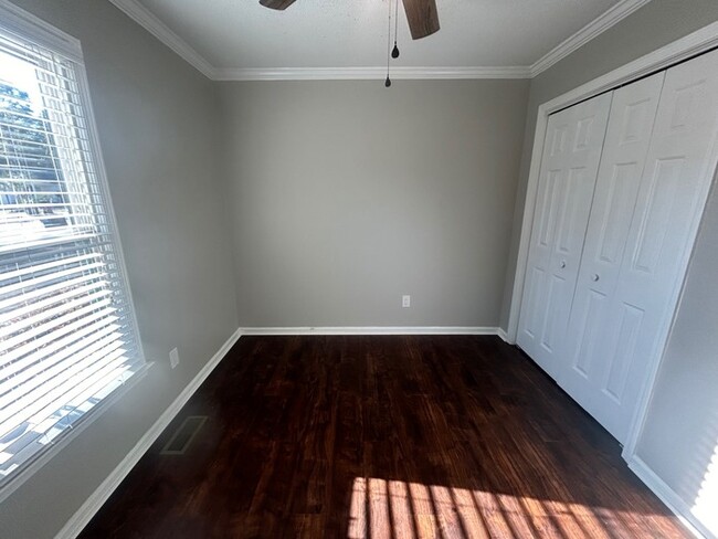 Building Photo - 207 Coronado Rd