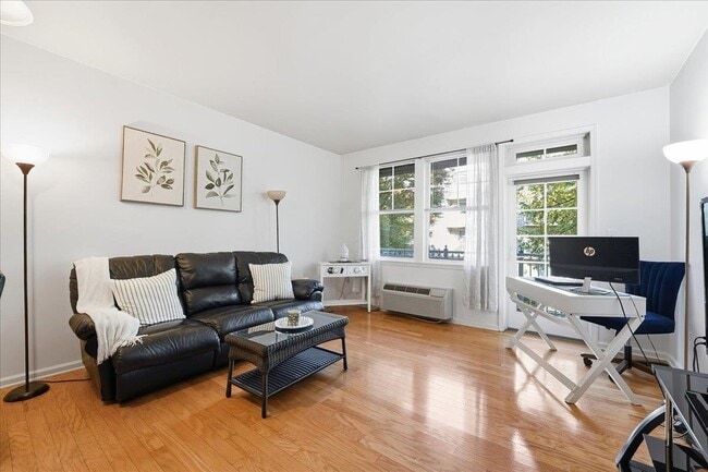 Building Photo - 4 Constellation Pl