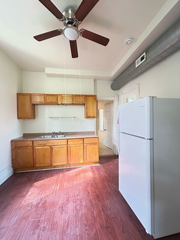 Building Photo - 9035 S Burley Ave