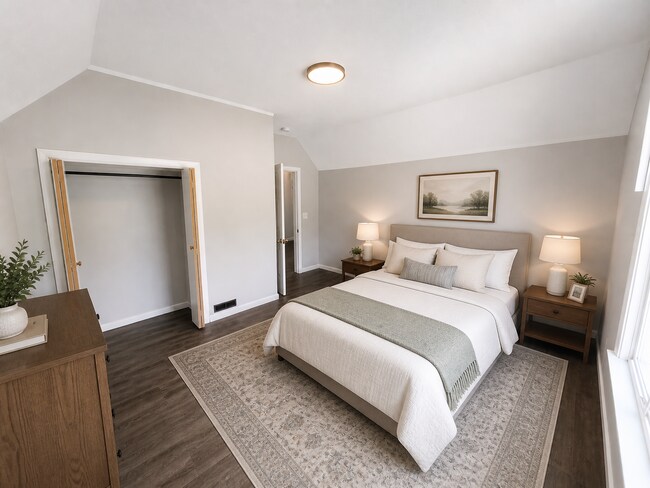Building Photo - 1 Bed / 1 Bath Upstairs Unit with Private Balcony – Riverside Gardens