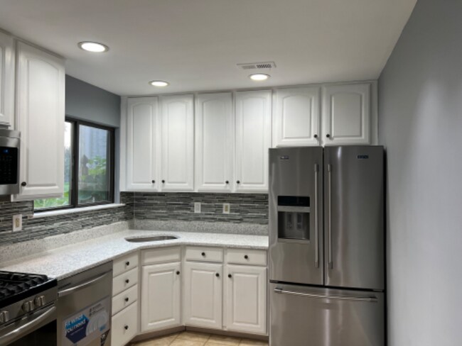 Building Photo - 107 Gate House Ln