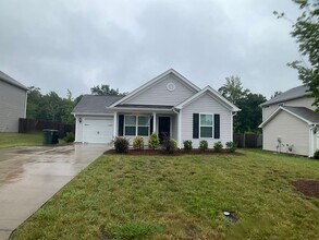 Building Photo - Almost Brand New 3 bed, 2 Bath with 1 Car ...