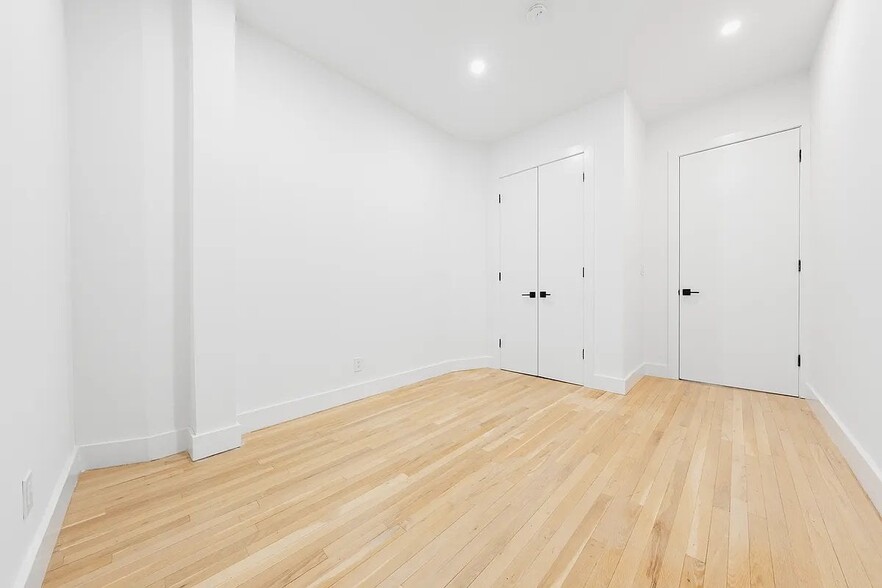 Building Photo - 425 Amsterdam Ave