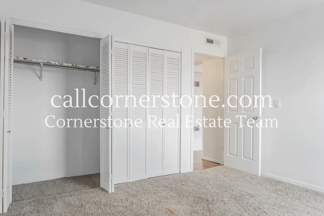 Building Photo - 3510 Parkmoor Village Dr