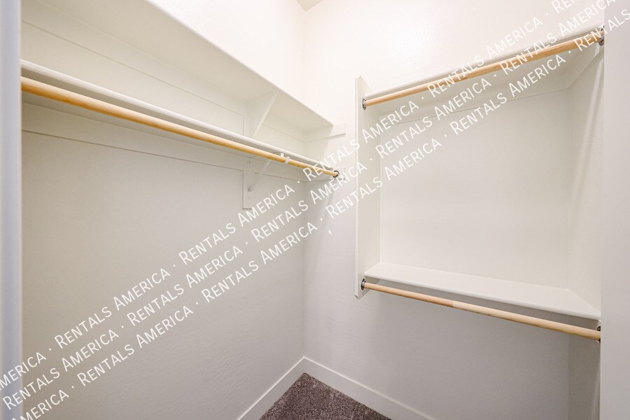 Building Photo - 274 S 164th Dr