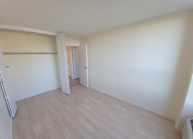 Building Photo - 5100 N Marine Dr