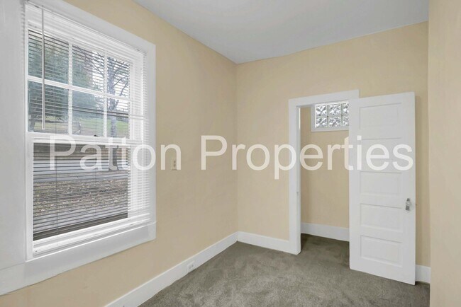 Building Photo - Five Points Home