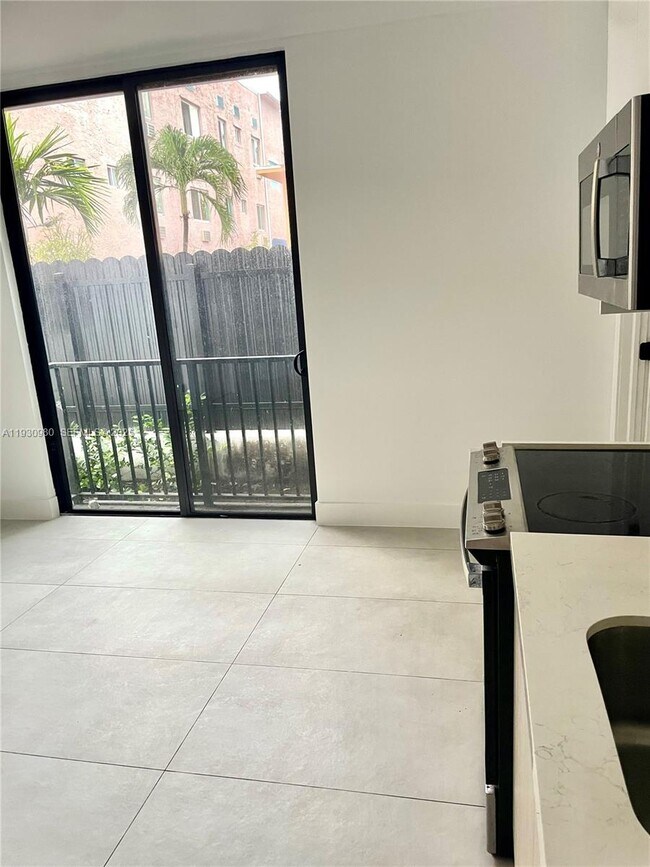 Building Photo - 1547 NW 2nd St