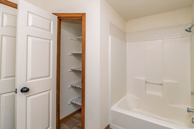 Building Photo - 3510 Berkshire