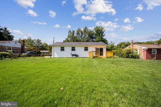 Building Photo - 9708 Glen View Dr