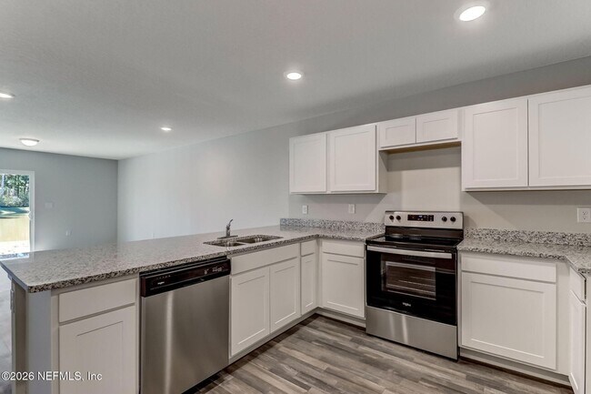 Building Photo - 45303 Red Brick Dr