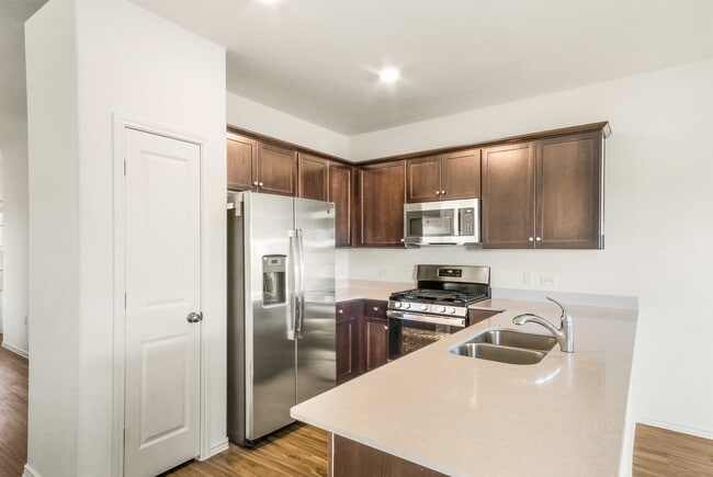 Building Photo - 5912 Eden Dr