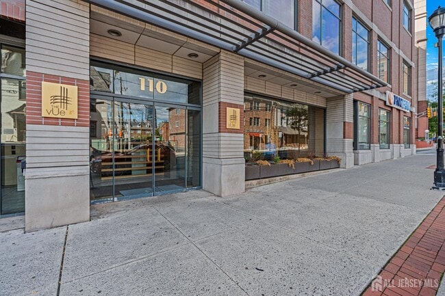 Primary Photo - 110 Somerset St