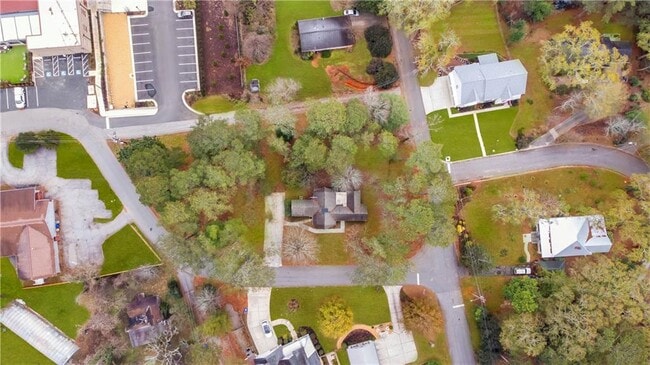 Building Photo - 264 Jones Dr