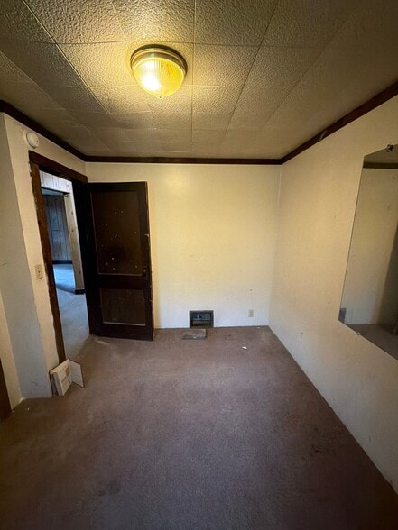 Building Photo - 211 Judith Ln