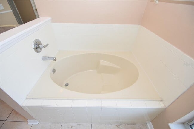 Building Photo - 13 Sergeant Ct