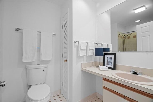 Building Photo - 510 Corey Ln