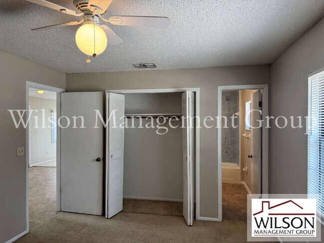 Building Photo - 701 Kings Cove Ct