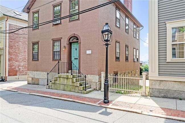 Building Photo - 414 Benefit St