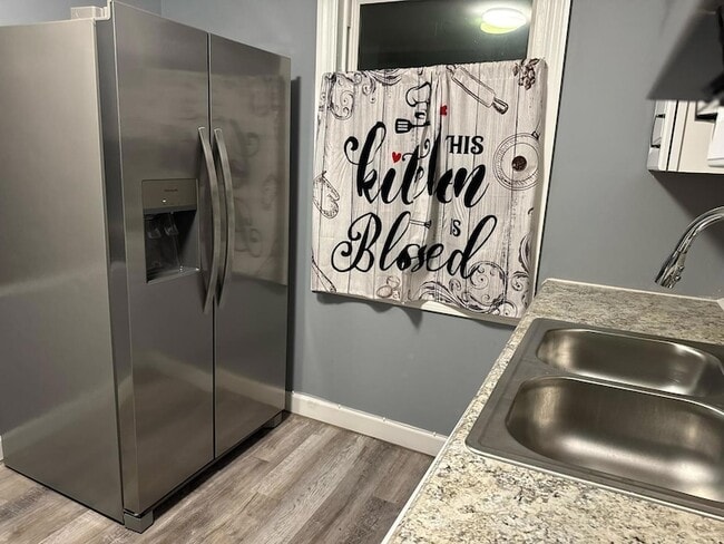 Building Photo - 12005 S La Salle St