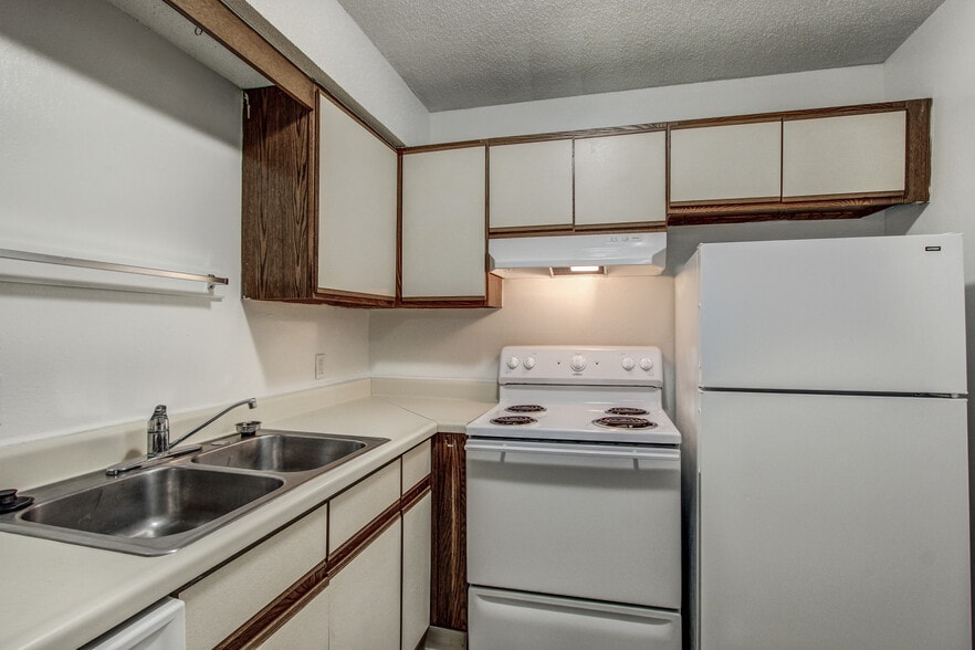 Primary Photo - Timber Creek Apartments
