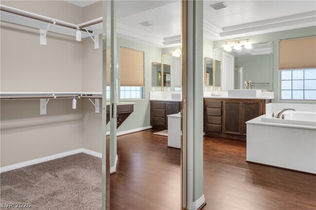 Building Photo - 3069 Regal Cove St