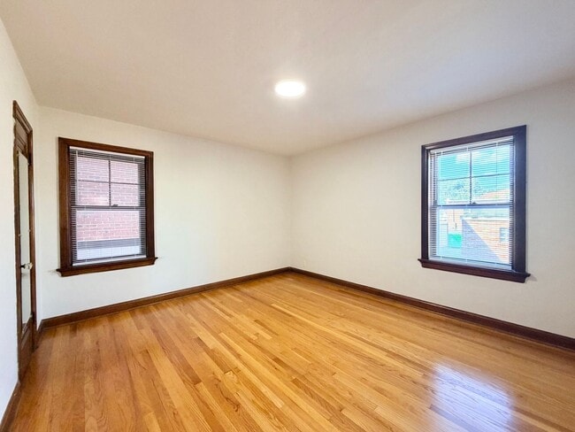 Building Photo - 4734 Locke Ave