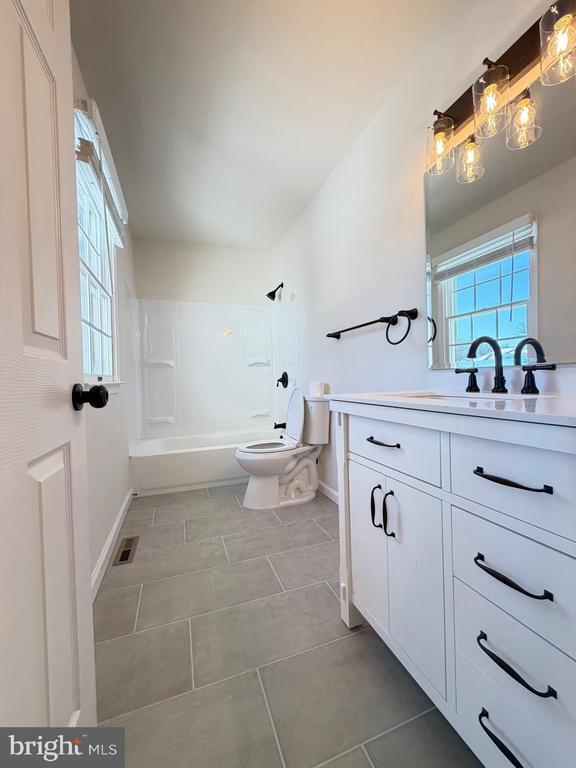 Building Photo - 203 Jonathan Dr