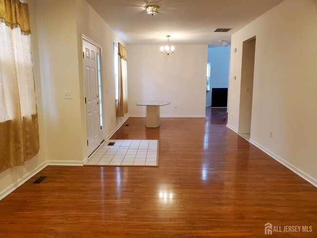 Building Photo - 202 Alder Ct