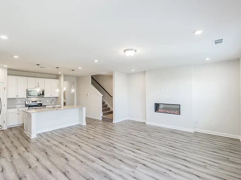 Building Photo - 3044 Duvall Dr