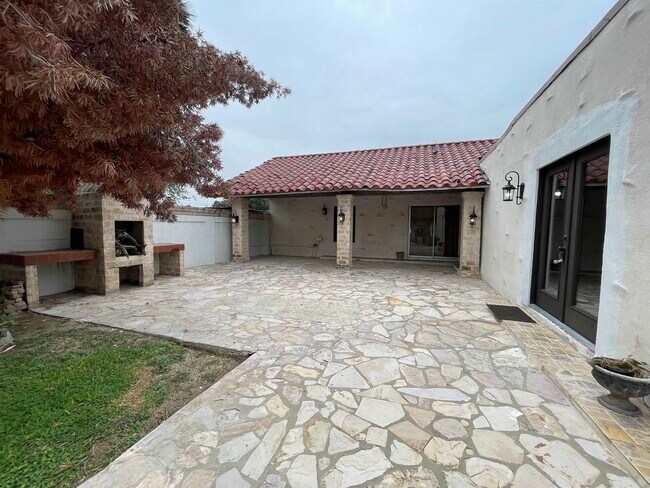 Building Photo - 2202 O'Kane St