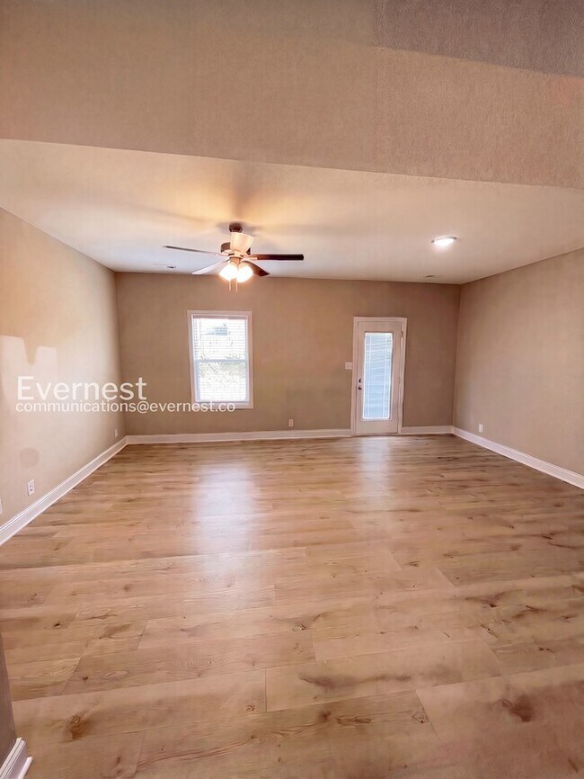 Building Photo - 3385 Polly Dr