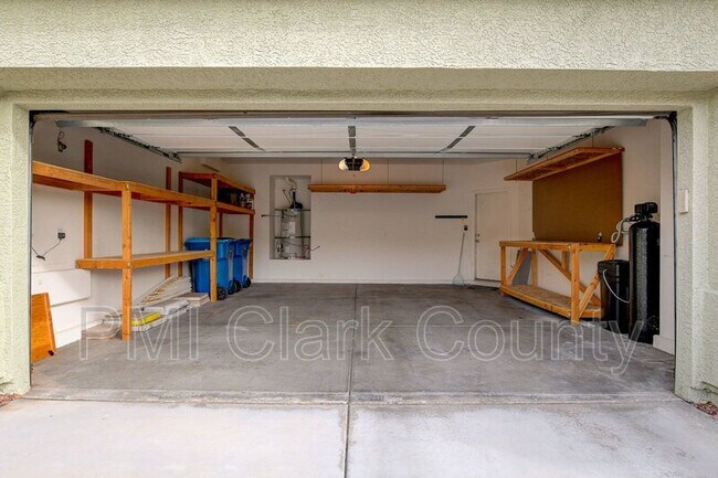 Building Photo - 8912 Ochoa St