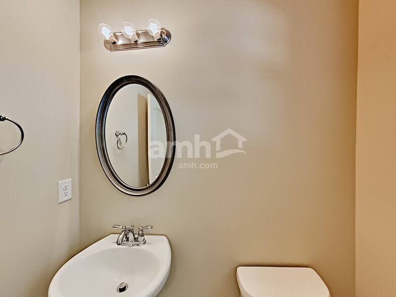 Building Photo - 248 Bandelier Cir