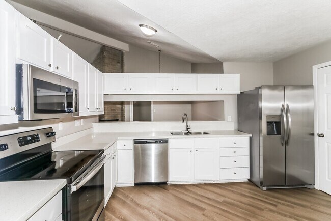 Building Photo - 2406 Heathergold Dr