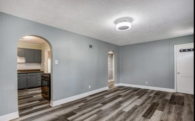 Building Photo - 2431 Gass Ave