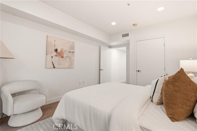 Building Photo - 1222 S Westgate Ave