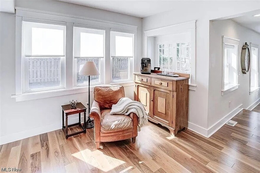 Building Photo - 343 E Garfield Rd