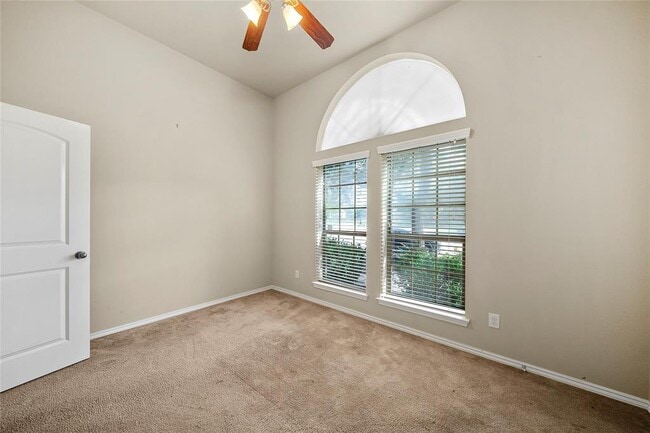 Building Photo - 2801 Enchanted Lake Dr