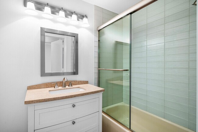 Building Photo - 206 Congressional Way