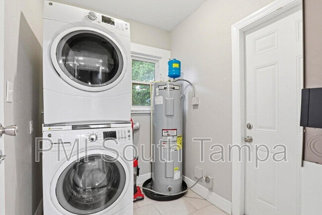 Building Photo - 203 W Emma St