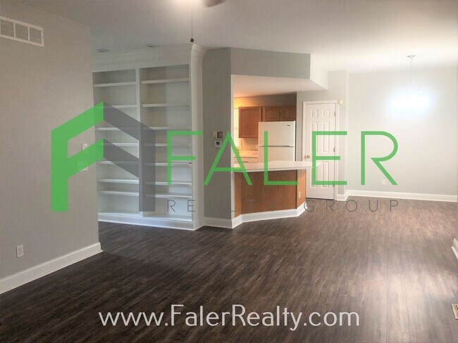 Building Photo - Show-stopping rental available - Lots of S...