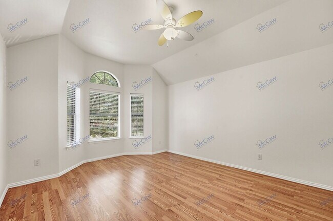 Building Photo - 622 Andover Ln