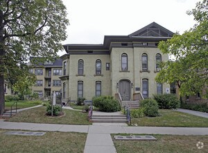Building Photo - The Mansion