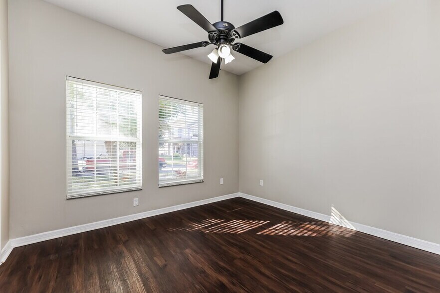 Building Photo - 901 Fern Leaf Dr